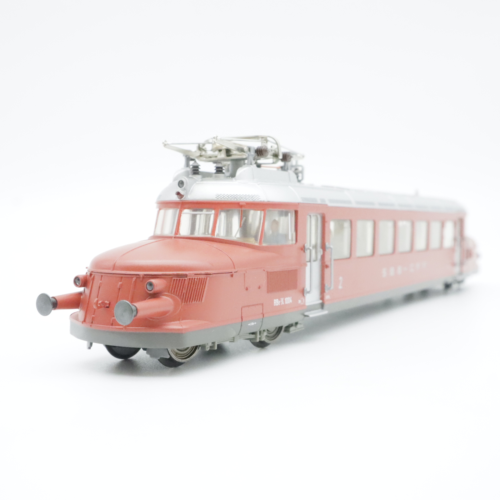 Trix 22729 (1) SBB Roter Pfeil in Spur H0