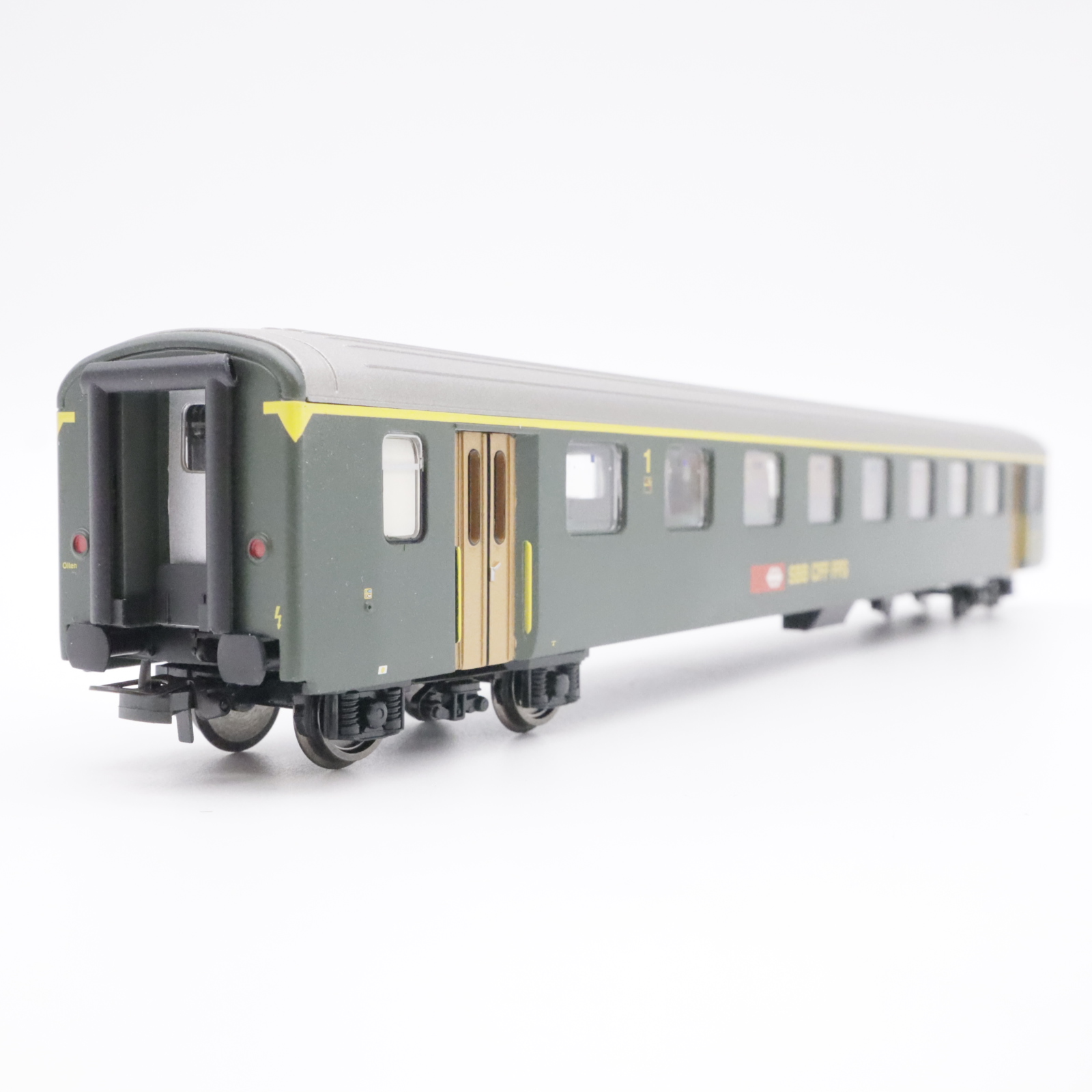 Liliput L334971 (1) SBB Wagen in Spur H0