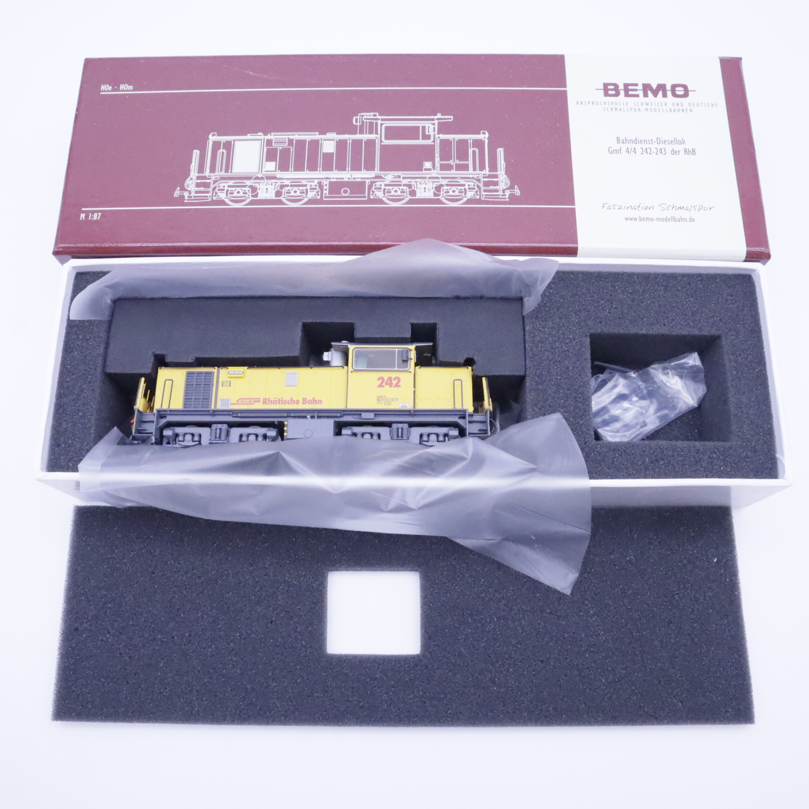 Bemo 1289 102 (8) Bemo 1289 102 RhB Gmf 4/4 242 Diesellokomotive – Bild 8