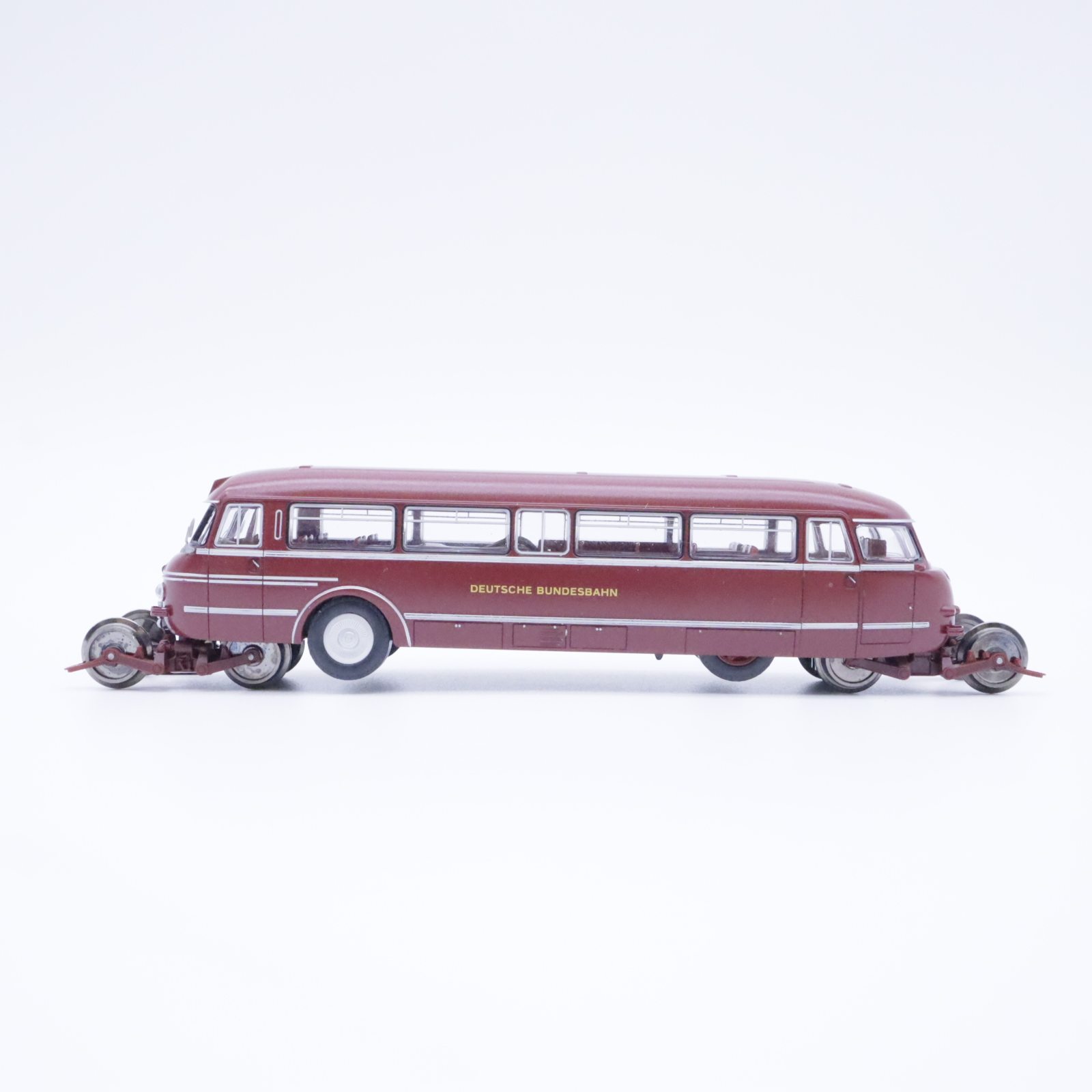 Brekina 63010 (4) Brekina 63010 NWF BS 300 Schi-Stra-Bus – Bild 4